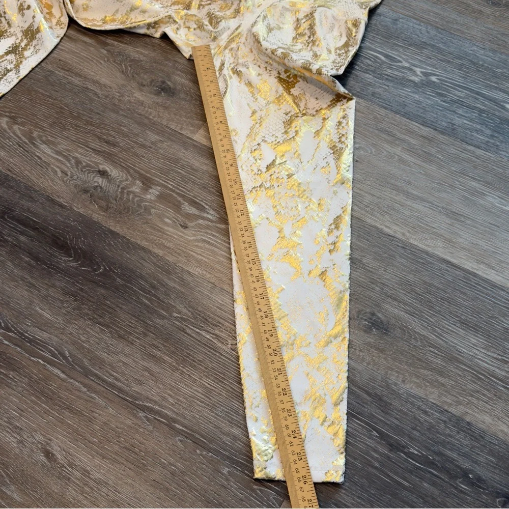 BuffBunny Leggings - Picture 7 of 11